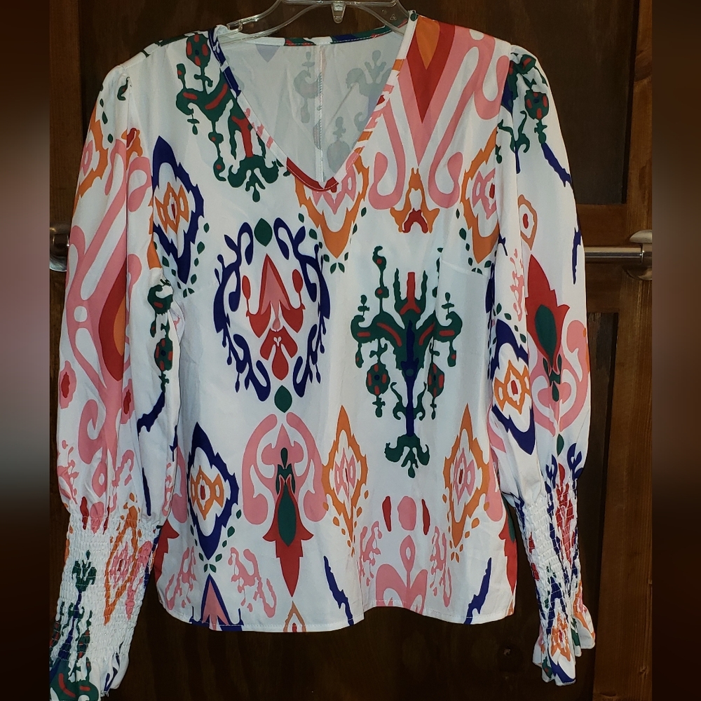 New Geo print cuffed blouse